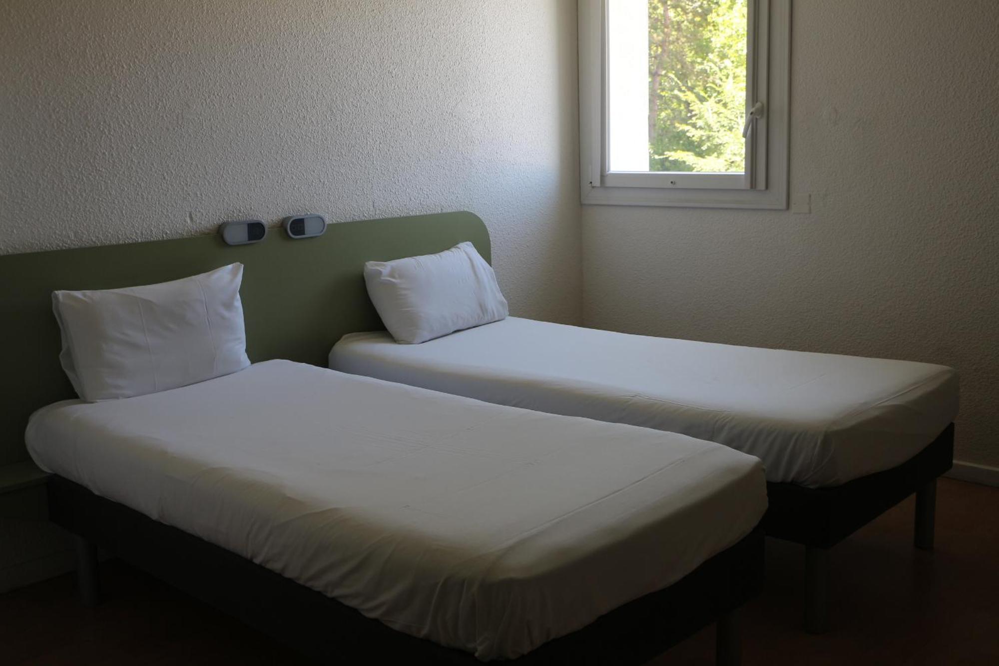 Ibis Budget Agen Hotel Le Passage  Buitenkant foto